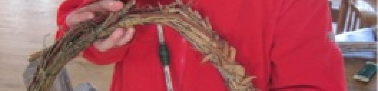 Making a Wreath from Backyard Material featured image.